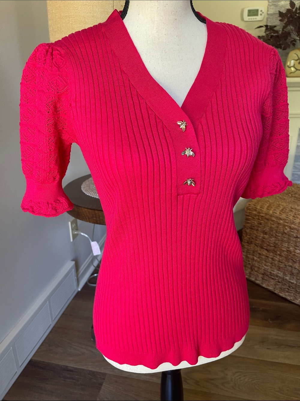 Magaschoni Spanish Rose Embroidered short Sleeve V Neck Ribbed Knit Top Medium